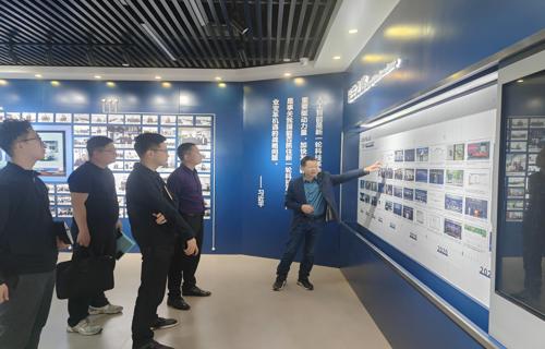 微信新功能智能推荐附近在当前全球经济形势下公司需要加快技术创新和业务拓展步伐以应对日益激烈的市场竞争